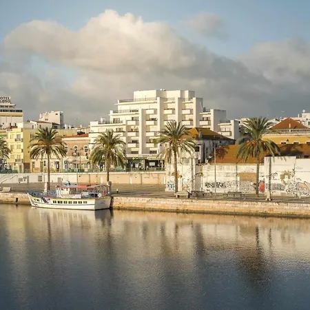 Torre Da Rocha Frente Ao Mar * Portimao