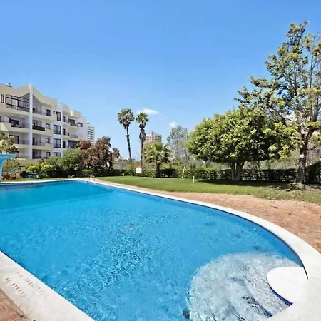 Torre Da Rocha Frente Ao Mar *