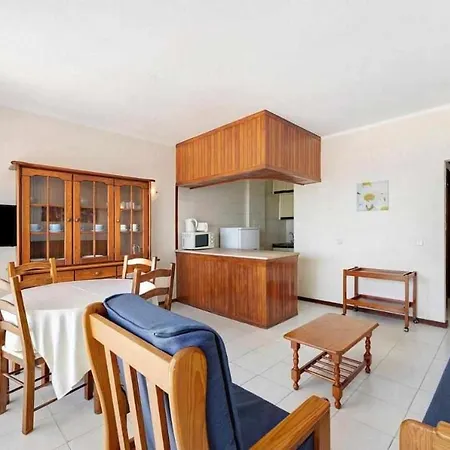 Torre Da Rocha Frente Ao Mar