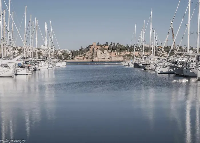 Torre Da Rocha Frente Ao Mar Portimão