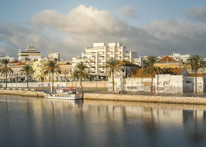 Torre Da Rocha Frente Ao Mar * Portimão