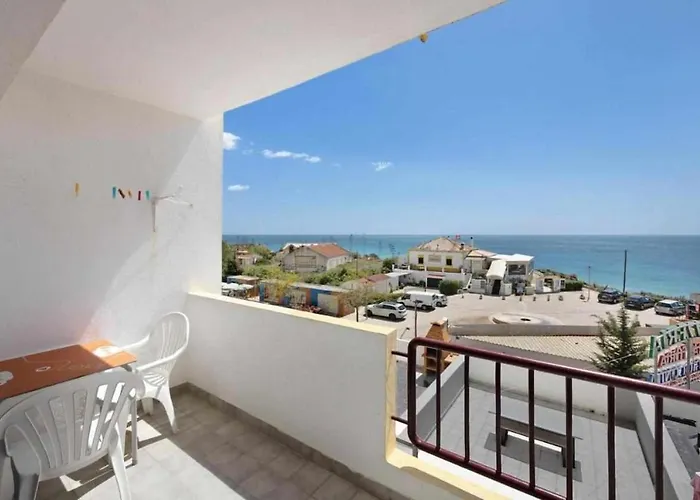 Torre Da Rocha Frente Ao Mar Portimão