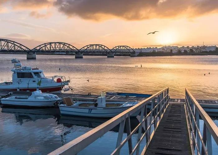 Torre Da Rocha Frente Ao Mar Portimão